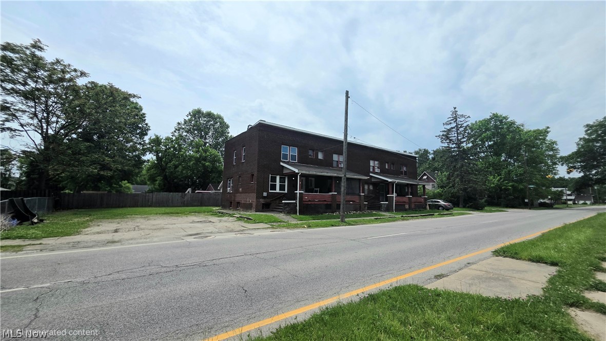 2217 Oakwood Avenue Youngstown OH 44509