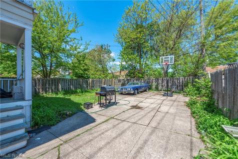 10014 Almira Avenue Cleveland OH 44111