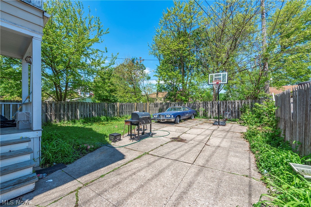 10014 Almira Avenue Cleveland OH 44111