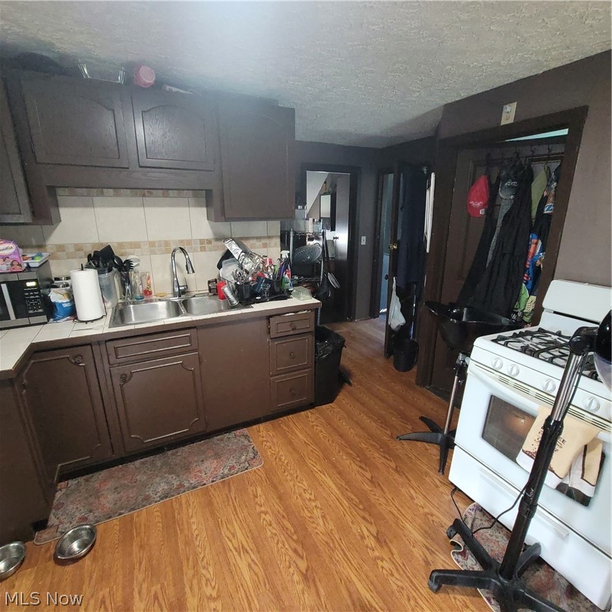 5910 Pilsen Avenue Cleveland OH 44102