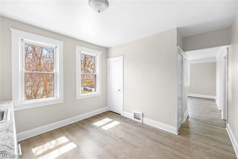 3225 W 38th Street Cleveland OH 44109
