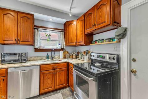 1276 Hathaway Avenue Lakewood OH 44107