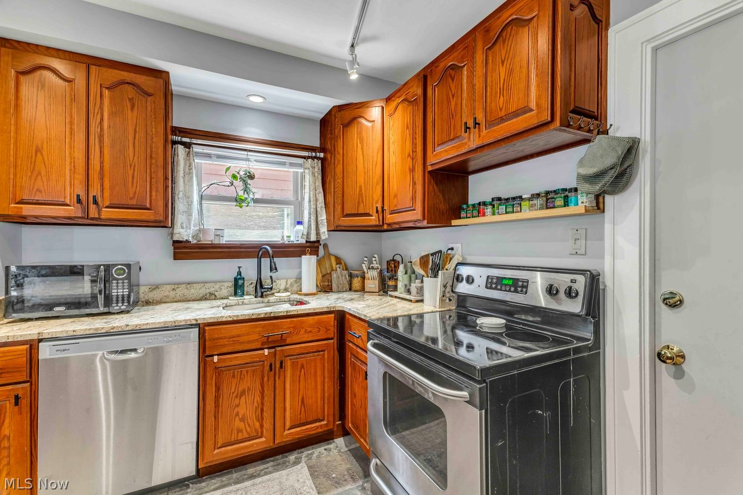 1276 Hathaway Avenue Lakewood OH 44107