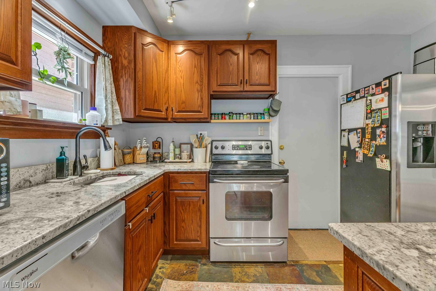1276 Hathaway Avenue Lakewood OH 44107