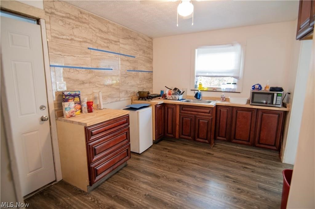9904 Parkgate Avenue Cleveland OH 44108