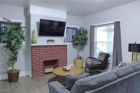 1453 W 107th Street Cleveland OH 44102