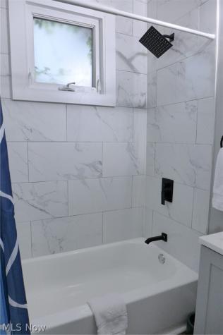 1453 W 107th Street Cleveland OH 44102