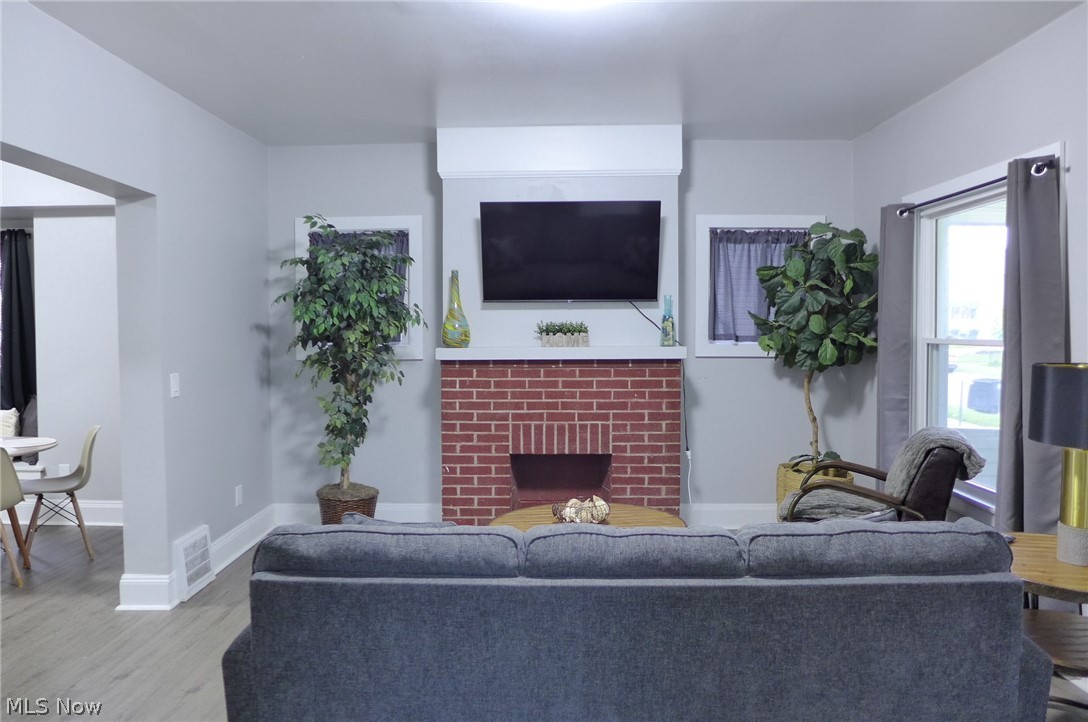 1453 W 107th Street Cleveland OH 44102