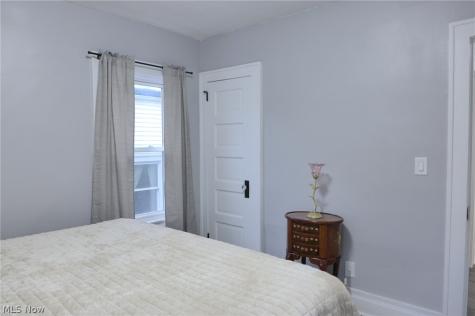 1453 W 107th Street Cleveland OH 44102