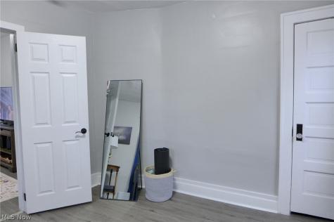 1453 W 107th Street Cleveland OH 44102