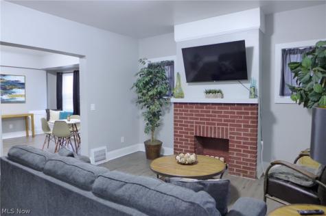 1453 W 107th Street Cleveland OH 44102