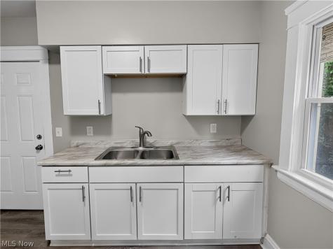 11502 Fairport Avenue Cleveland OH 44108