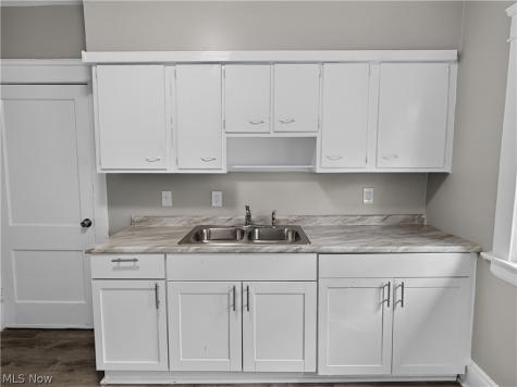 11502 Fairport Avenue Cleveland OH 44108