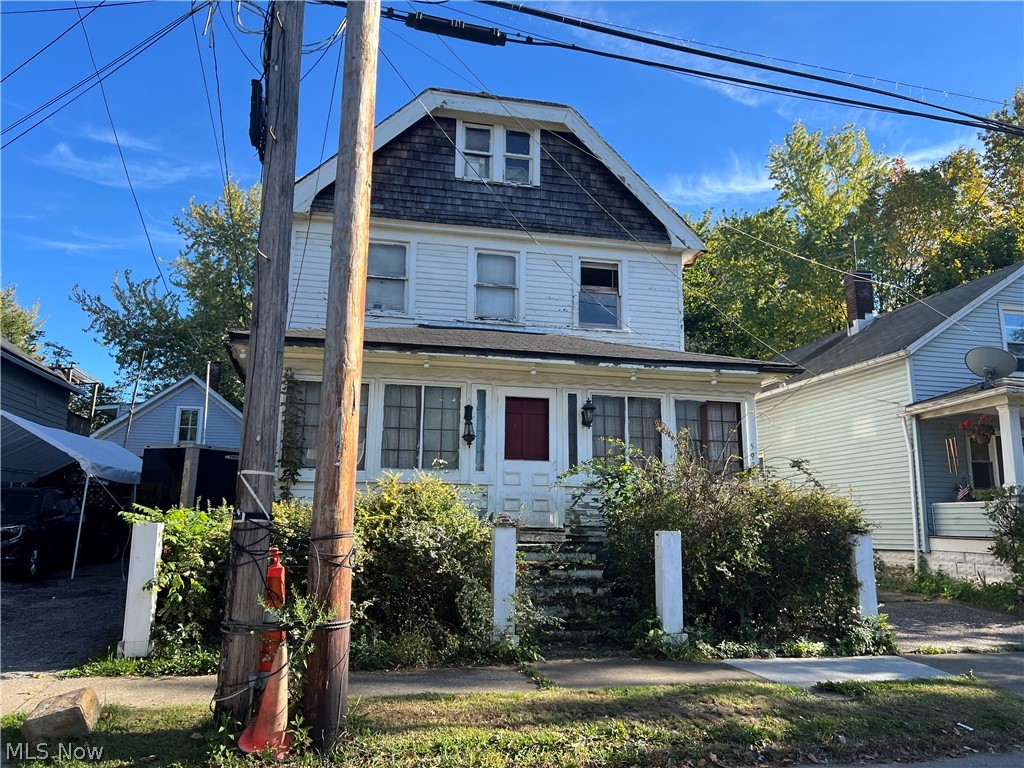 5996 Engel Avenue Cleveland OH 44127