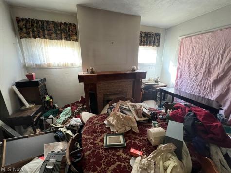 5996 Engel Avenue Cleveland OH 44127