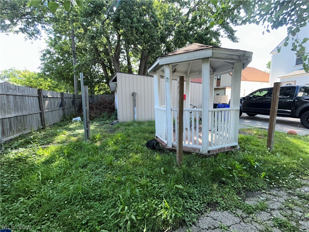 4002 Robert Avenue Cleveland OH 44109
