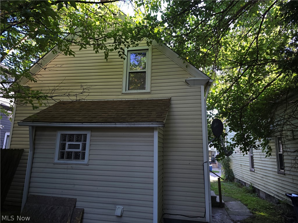 1030 E 72nd Street Cleveland OH 44103