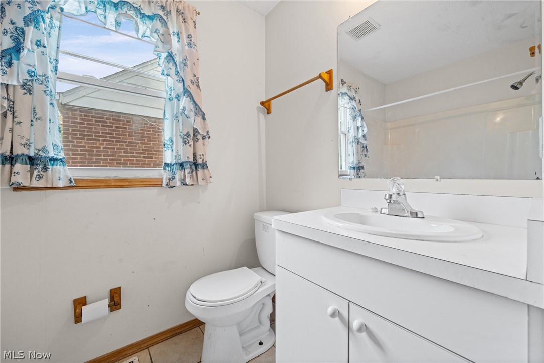 4910 & 4912 Yorkshire Avenue Parma OH 44134
