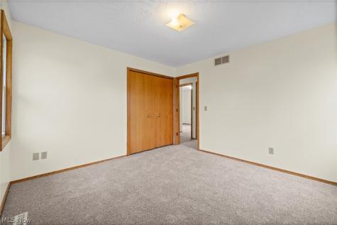 4910 & 4912 Yorkshire Avenue Parma OH 44134