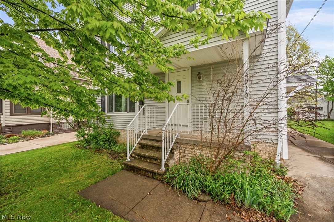 4910 & 4912 Yorkshire Avenue Parma OH 44134