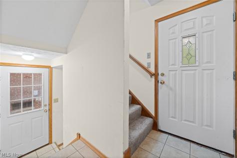 4910 & 4912 Yorkshire Avenue Parma OH 44134