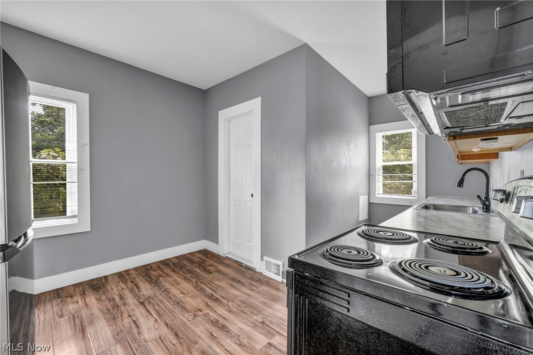 10103 Lamontier Avenue Cleveland OH 44104