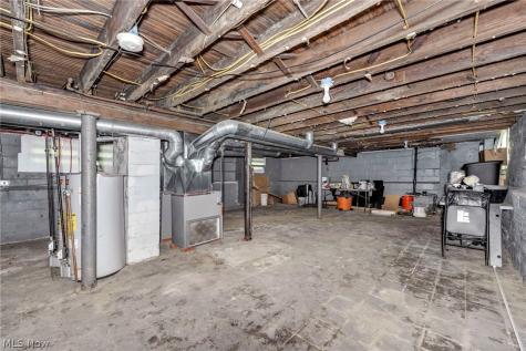 10103 Lamontier Avenue Cleveland OH 44104