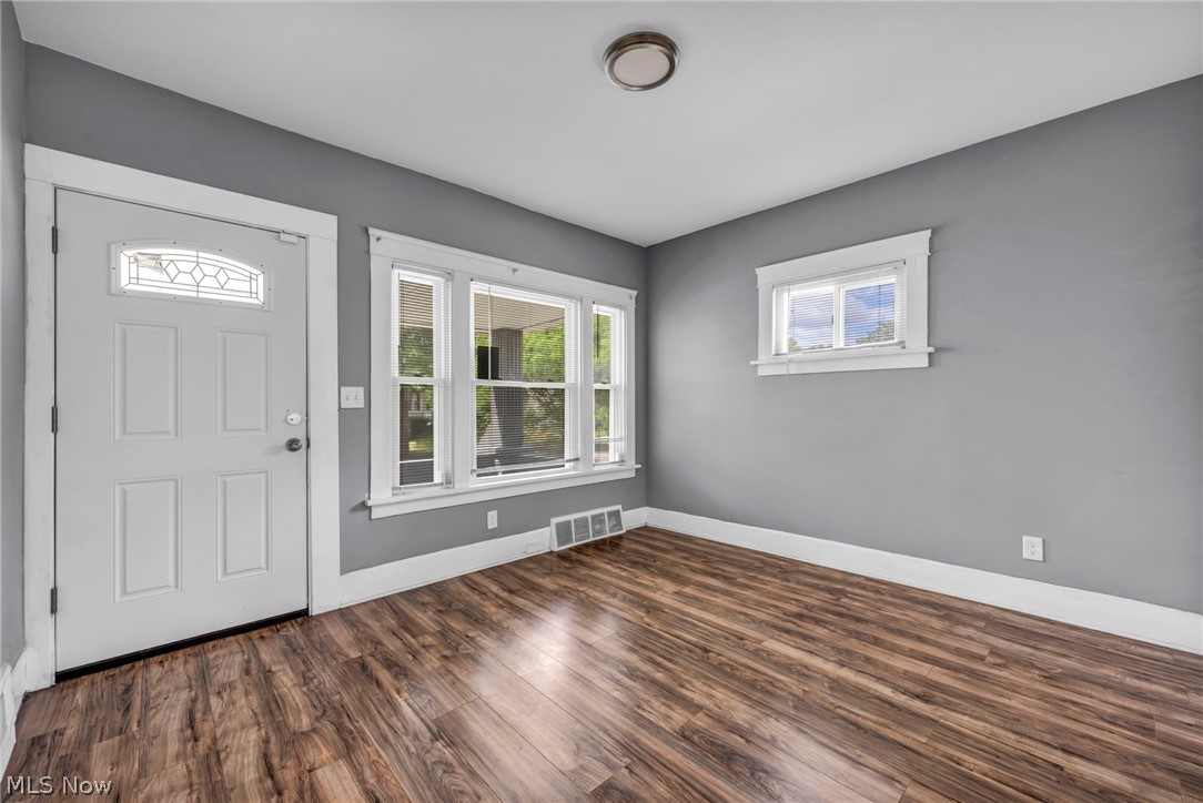 10103 Lamontier Avenue Cleveland OH 44104