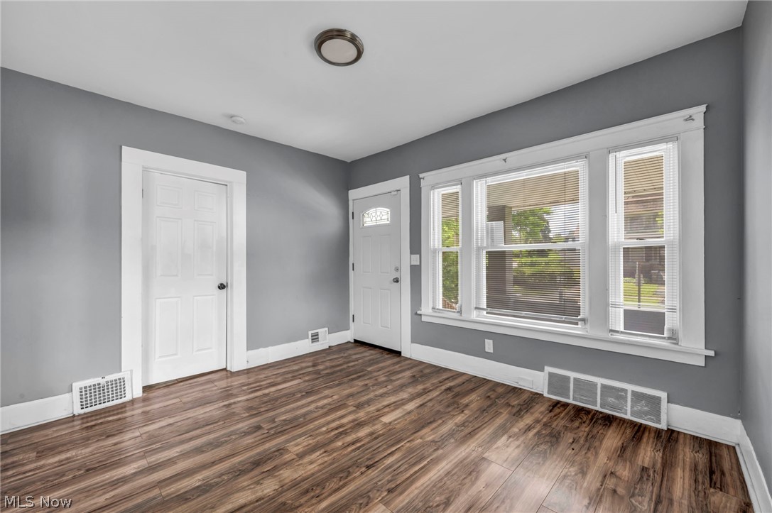 10103 Lamontier Avenue Cleveland OH 44104