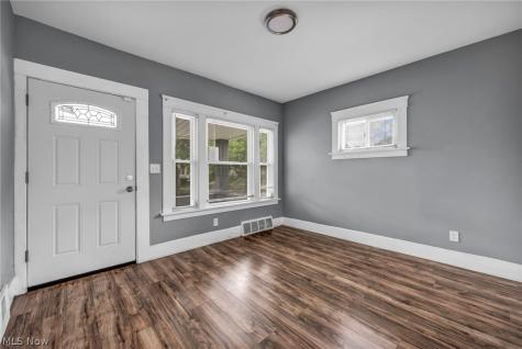 10103 Lamontier Avenue Cleveland OH 44104