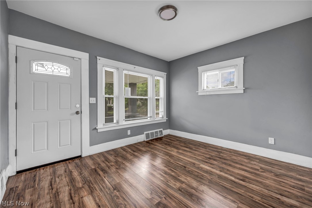 10103 Lamontier Avenue Cleveland OH 44104