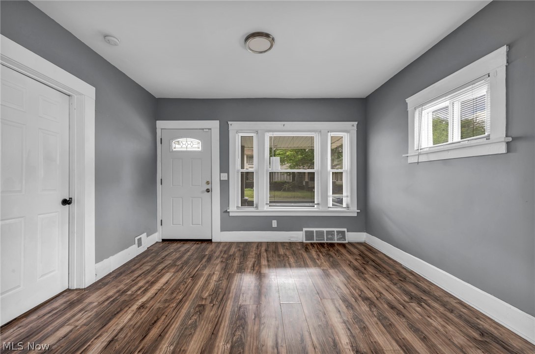 10103 Lamontier Avenue Cleveland OH 44104