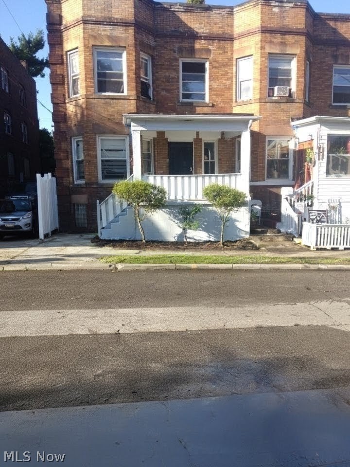 1812 Hastings Avenue East Cleveland OH 44112