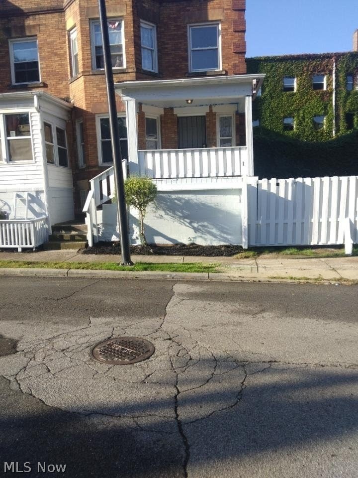 1812 Hastings Avenue East Cleveland OH 44112