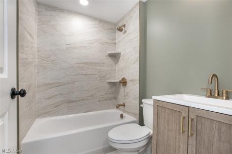 1605 Winchester Avenue Lakewood OH 44107