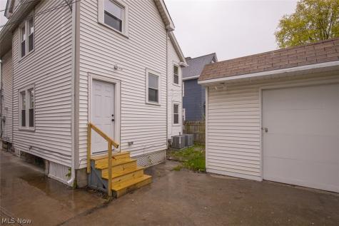1605 Winchester Avenue Lakewood OH 44107