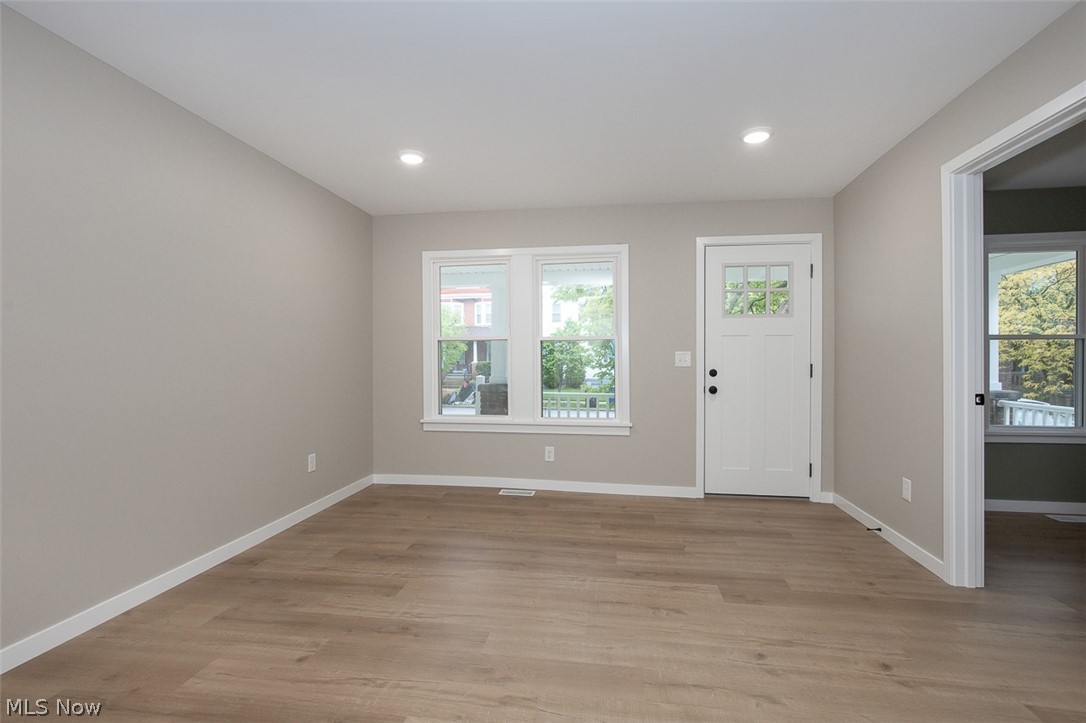 1605 Winchester Avenue Lakewood OH 44107
