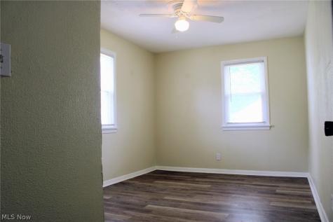 1733 Robindale Street Wickliffe OH 44092