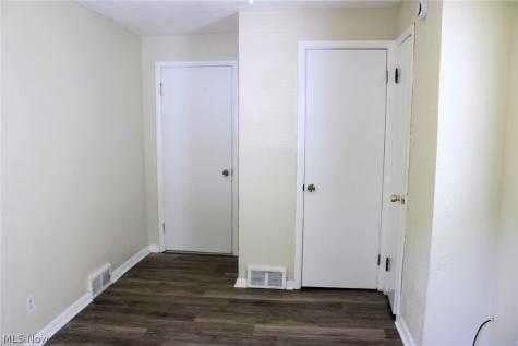 1733 Robindale Street Wickliffe OH 44092