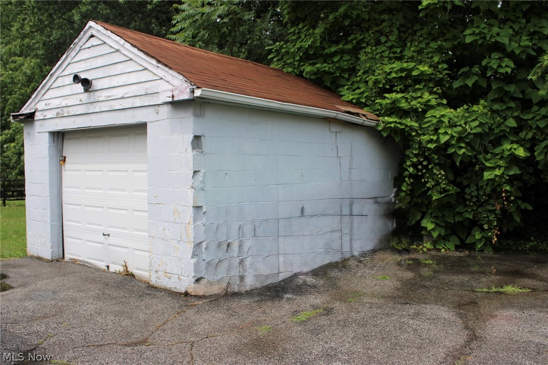1733 Robindale Street Wickliffe OH 44092