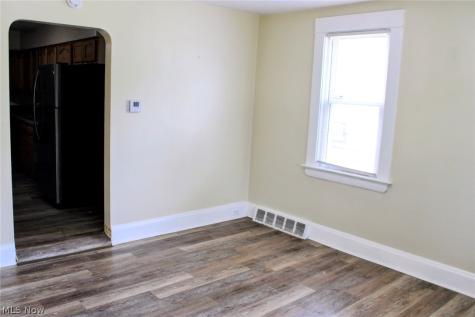 1733 Robindale Street Wickliffe OH 44092