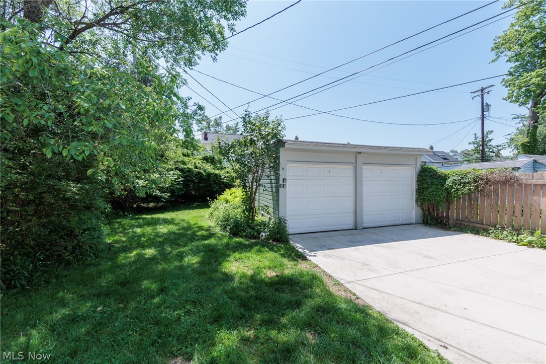 15539 Delaware Avenue Lakewood OH 44107