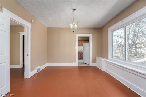 8206 Crumb Avenue Cleveland OH 44103