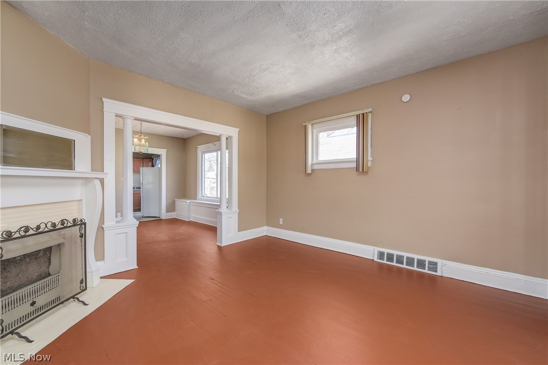 8206 Crumb Avenue Cleveland OH 44103