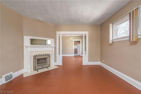 8206 Crumb Avenue Cleveland OH 44103