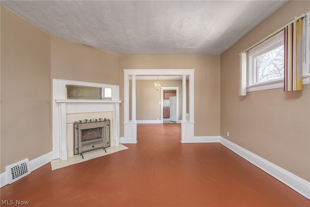 8206 Crumb Avenue Cleveland OH 44103
