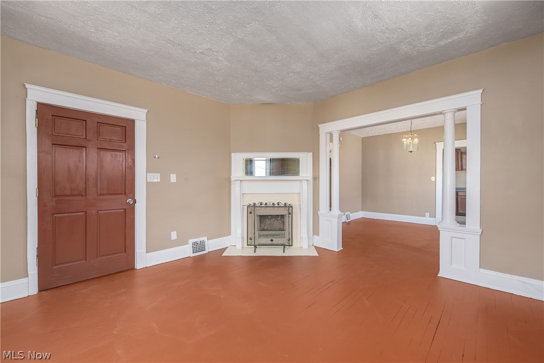 8206 Crumb Avenue Cleveland OH 44103