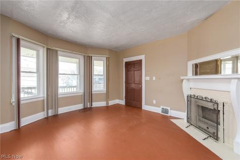 8206 Crumb Avenue Cleveland OH 44103