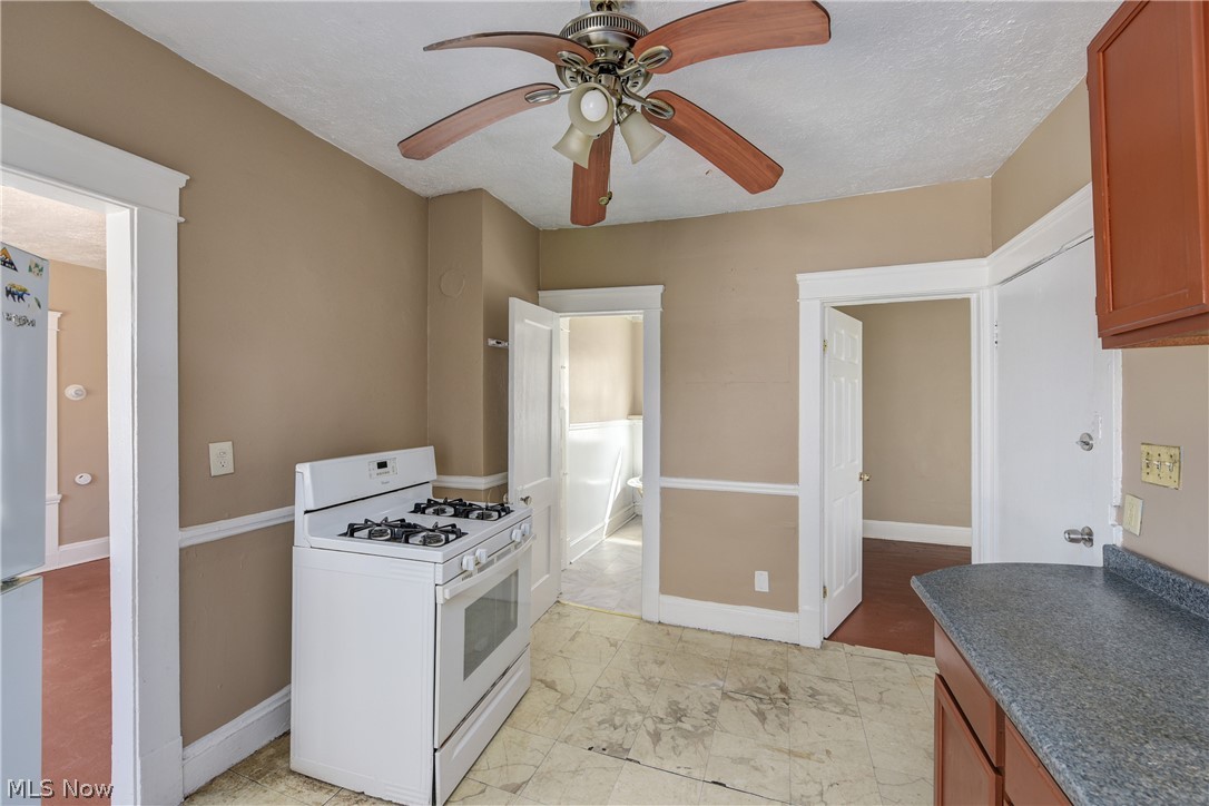 8206 Crumb Avenue Cleveland OH 44103