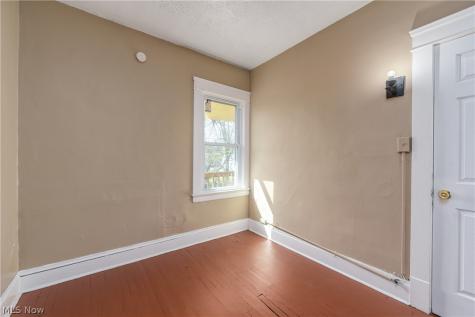 8206 Crumb Avenue Cleveland OH 44103